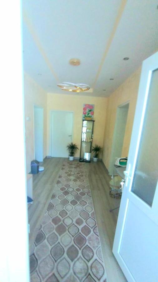 Rose & Water Guest House Pavel Banya Exterior foto